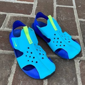 Nike Kids Sunday Sandals. 3Y